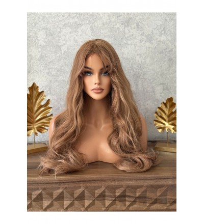 Açık karamel kendinden dalgalı mat yapıda perçemli 1. Kalite peruk