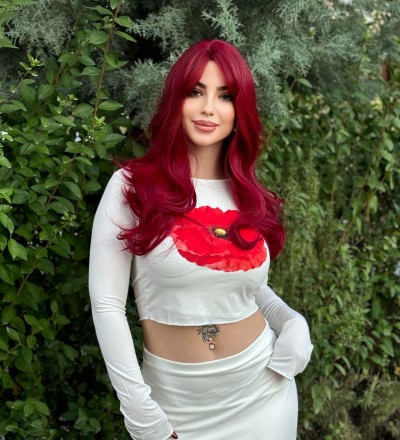 Yeni sezon gerçek saç dokusunda dalgalı kızıl peruk