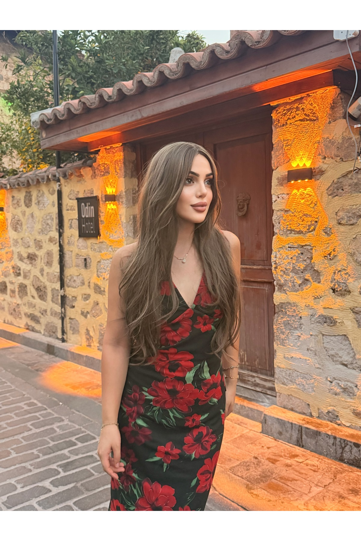 Açık kumral renk tıçonunda olan ıçuzun perçemli muhteşem yapıda olan Leyla modelimiz