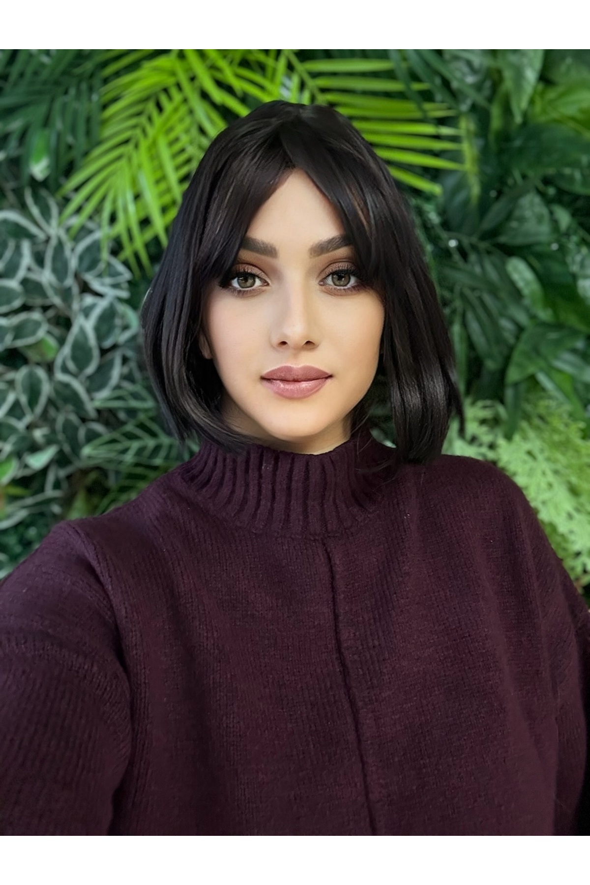Kahve tonundaki kısa kesim perçemli düz liza modelimiz