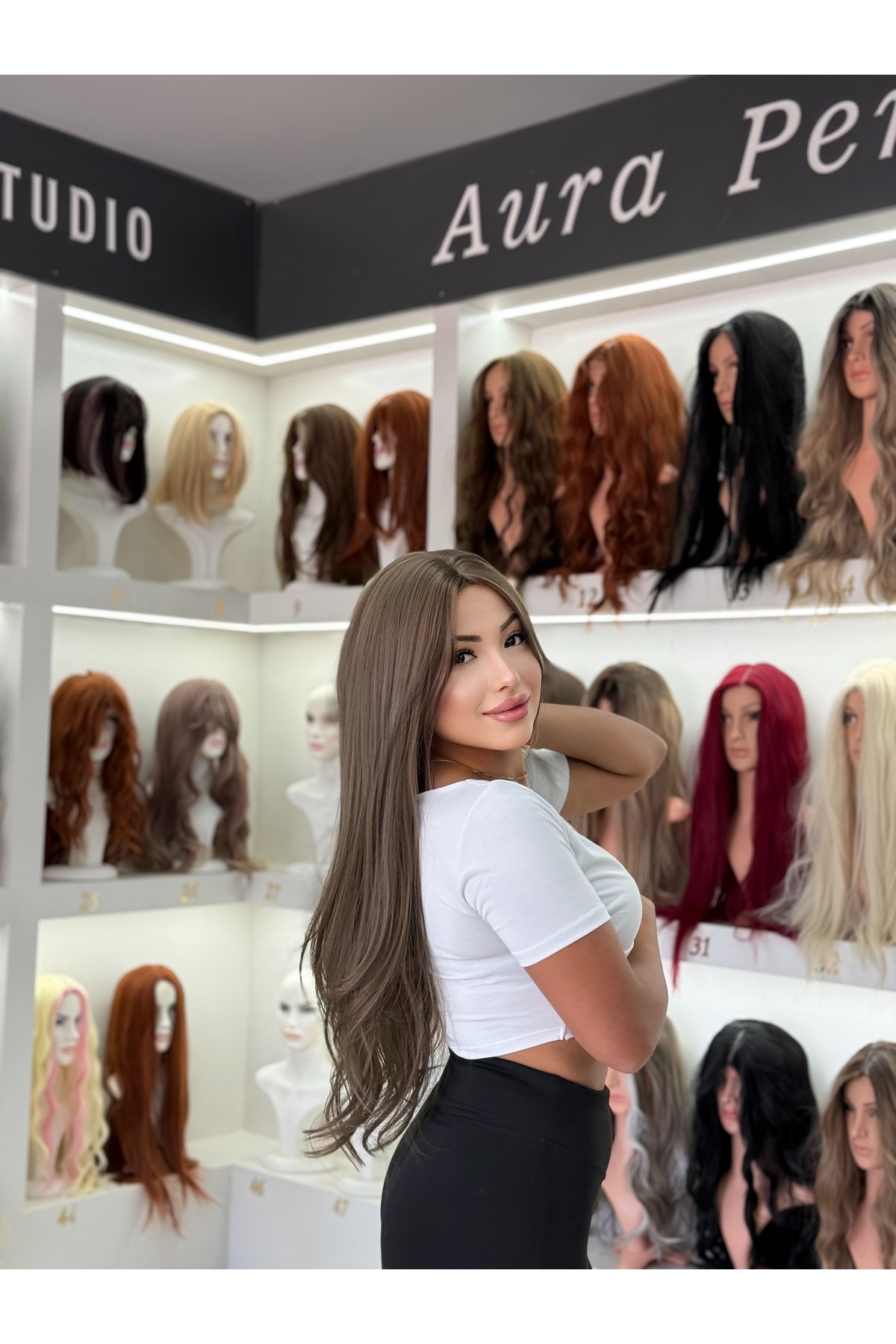 Şahane mat görünümlü kumral uzun perçemli vip modelimiz